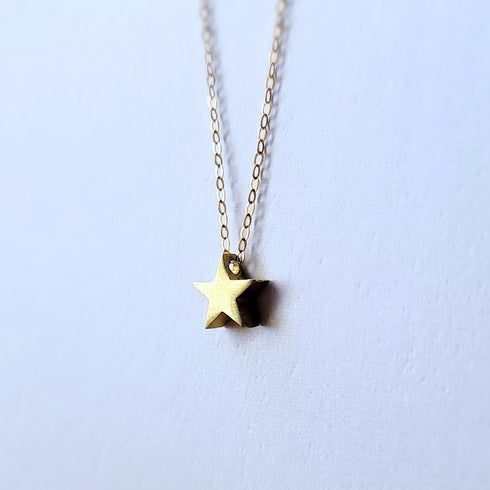 Minimalist Floating Star Gold Necklace